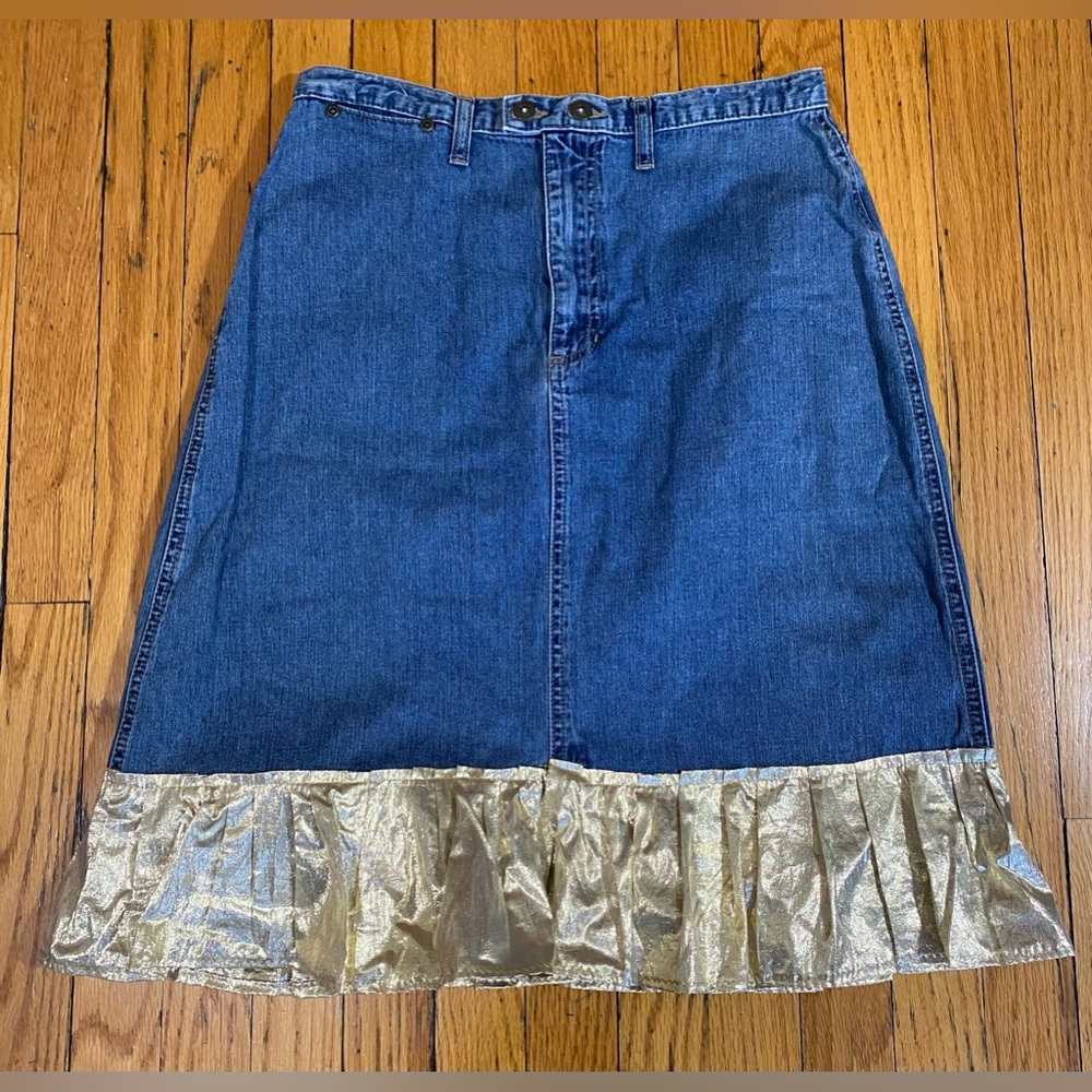 Fun skirt by Liz Claiborne: Lizwear– 100% cotton